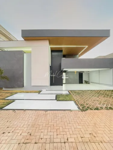 Condomínio Parque Residencial Damha VI - Belíssima casa à venda com 3 suítes, sendo 1 suít
