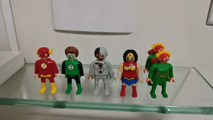 Kinder ovo DC liga justiça troco Robin