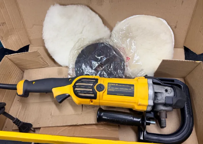 Lixadeira e Politriz Dewalt DWP849X 127 volts