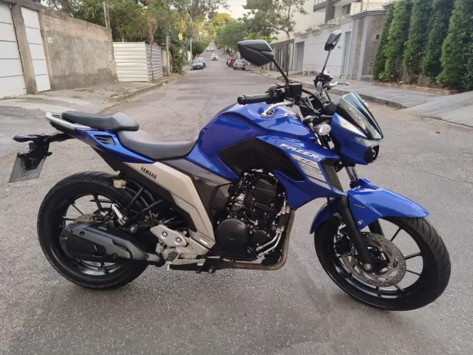 Fazer 250 2023 baixo km