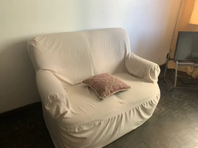 SOFÁ E POLTRONAS