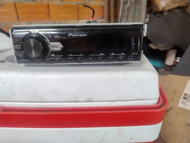 Pioneer funcionando perfeitamente aux e USB não tem bluetooth