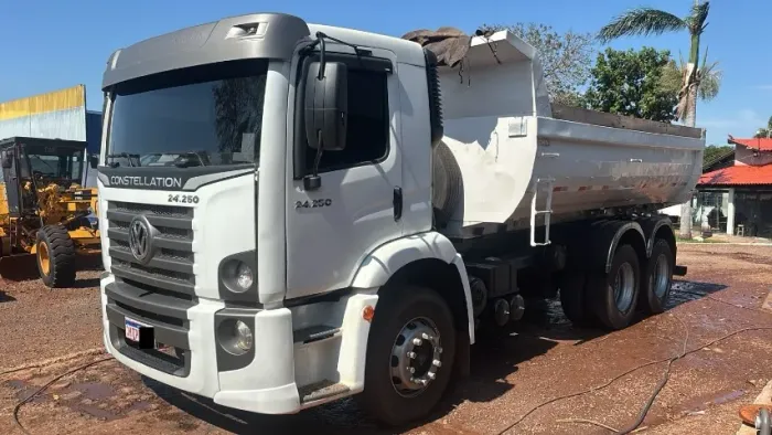 Volkswagen 24250 2011 Caçamba