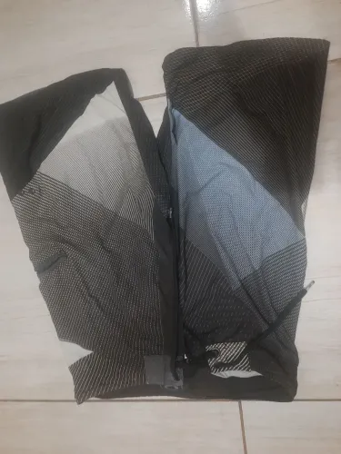 Vendo 2 bermudas da oakley 40