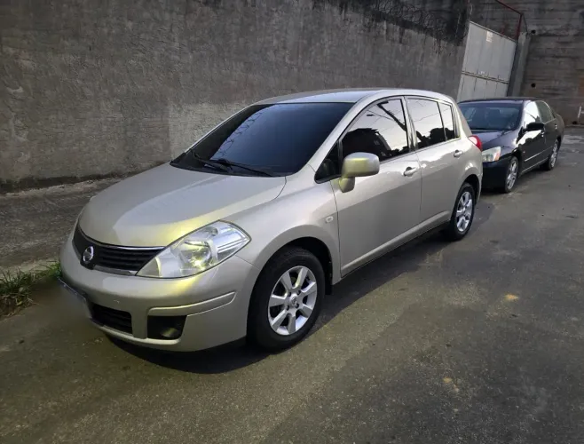 Nissan Tiida S 1.8/1.8 Flex 16V Mec. 2008