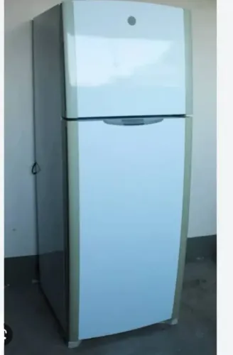 Geladeira GE Frost Free