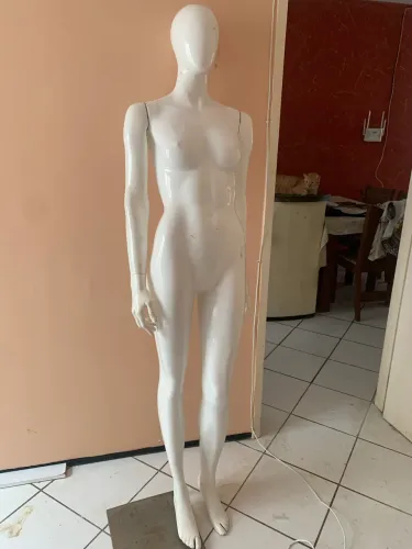 Manequim feminino