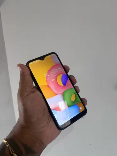 Vende-se Samsung A01 64 GB SEM DEFEITOS E DETALHES
