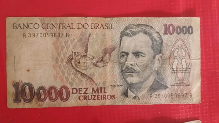 Moedas e cédulas raras preço a combinar