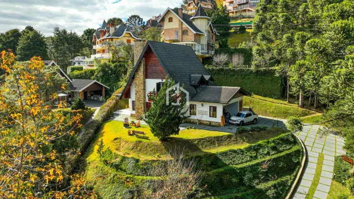 Casa com 3 suítes no Jardim Véu da Noiva em Campos do Jordão