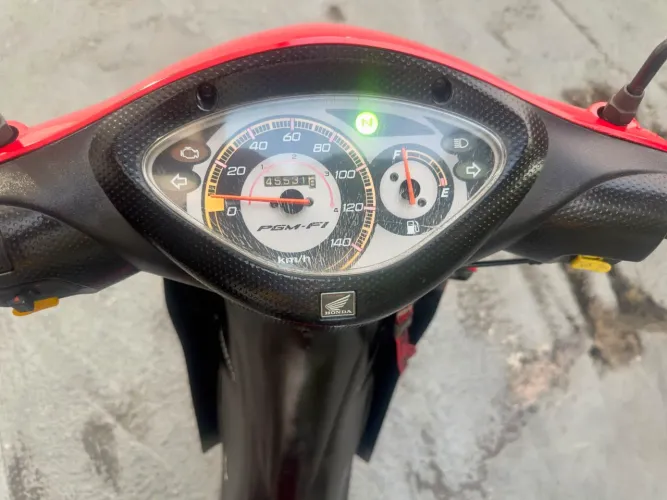 BIZ 125 ES 2010