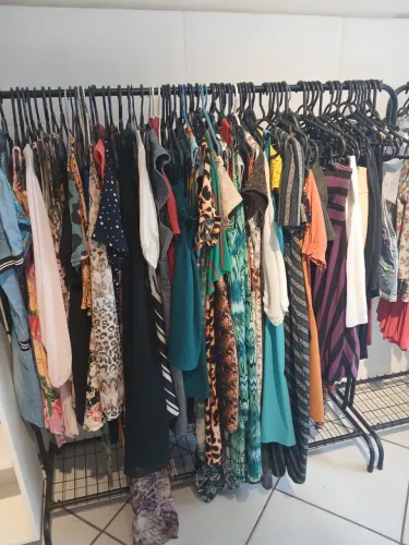 Vendo roupas para bazar