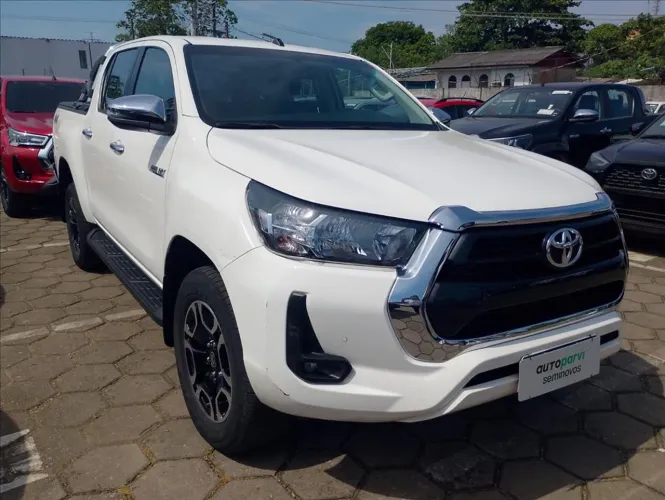 Toyota Hilux CD SRV 4X4 2.8 TDI Diesel Aut. 2024