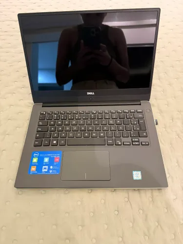 Notebook Dourado Dell