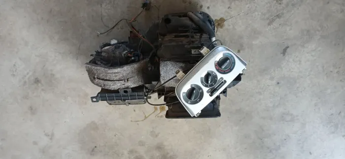 Condensadora completa do ar do Fiat Punto