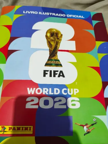 Álbum copa 2026 com 770 figurinhas coladas + 300 repetidas