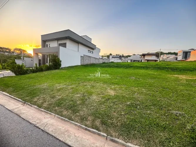 Jardins Nápoles - Lote sem vizinho de frente, lote plano, com 377,25 m² - Quitado e Regist