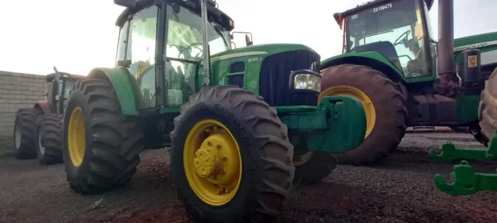TR CAB PNEU JOHN DEERE 6125J 125CV R$ 297.000,00