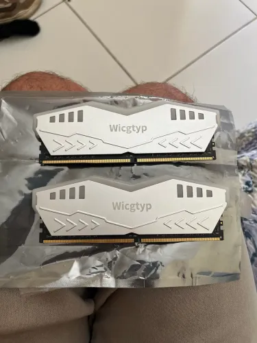Memória RAM RGB 2x 16GB 2666 de leitura (32GB)