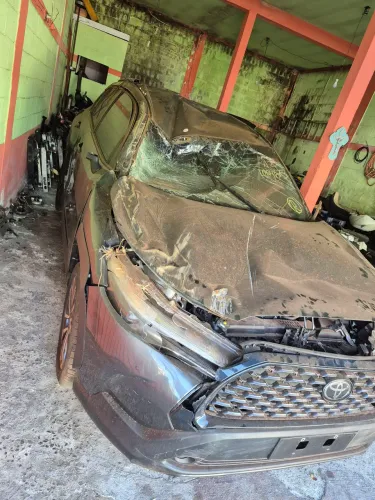 Corolla cross 2.0 2023 Sucatas  pra retirada de peças 