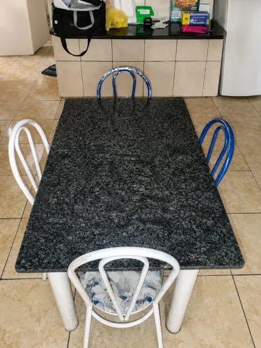 Mesa de Granito Preta com 4 Cadeiras ? Linda e Resistente