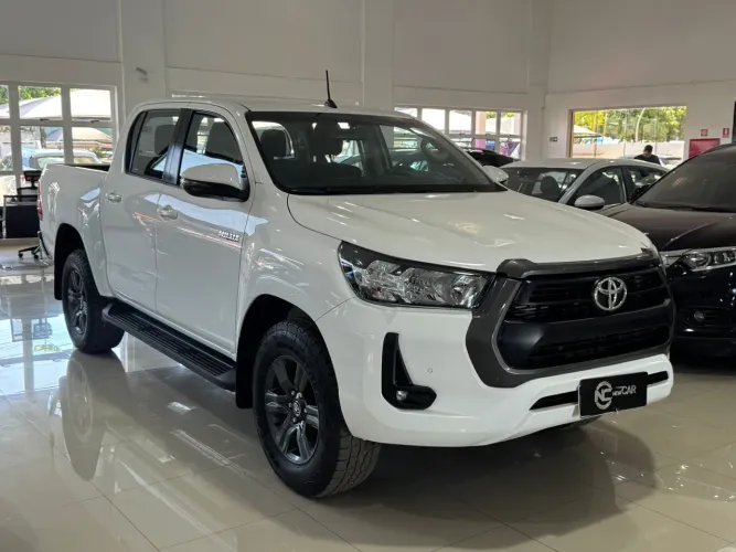 Toyota Hilux CD SR 4X4 2.8 TDI Diesel Aut. 2024