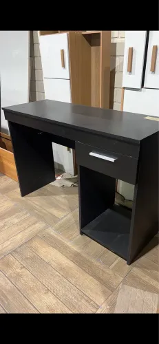Mesa de Escritório Preta com Gaveta - Ideal para Home Office