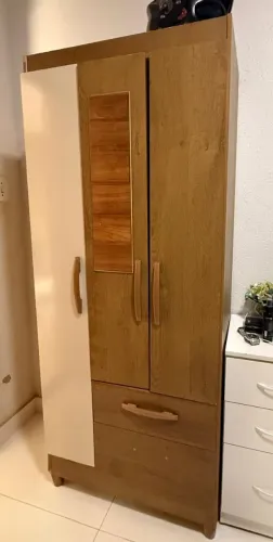 Vendo esse guarda roupa de solteiro com espelho
