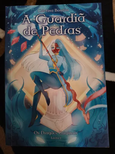 Livro A Guardiã de Pedras - Cristina Bomfim