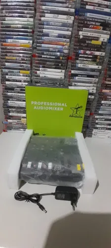 Mesa de som 4 canais