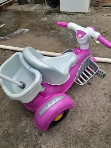 Carro de passeio pra vender logo