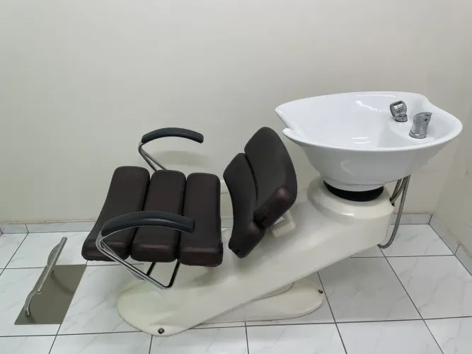 Cadeira e lavatório para salão ou barbearia