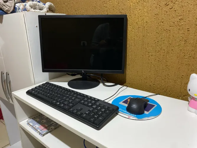VENDE-SE COMPUTADOR DE MESA