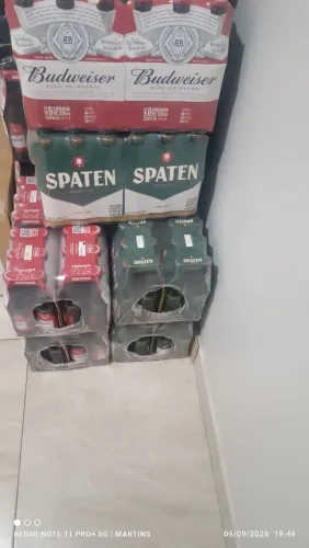 Vendo fardos de cerveja long neck 24gar Budweiser e spaten. Valor 100,00 reais cada fardo.