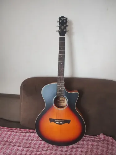 Troco violão por baixolão
