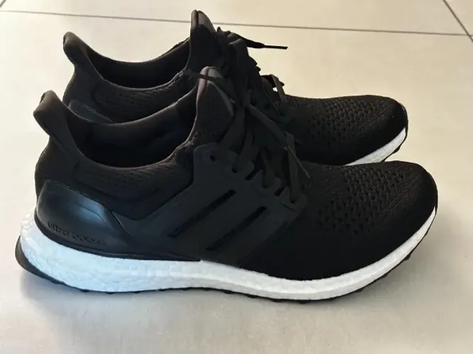 Tênis Adidas Ultraboost 1.0 Preto 40 BR e 9 USA