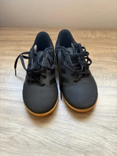 Chuteira adidas