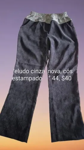 Calça veludo cinza. 