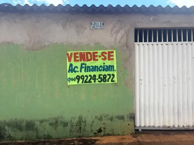 CASA À VENDA EM SANTO ANTÔNIO DO DESCOBERTO - GO - Parque Santo Antônio - Próximo à Delega