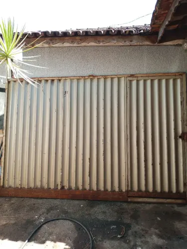 Vende-se Portão