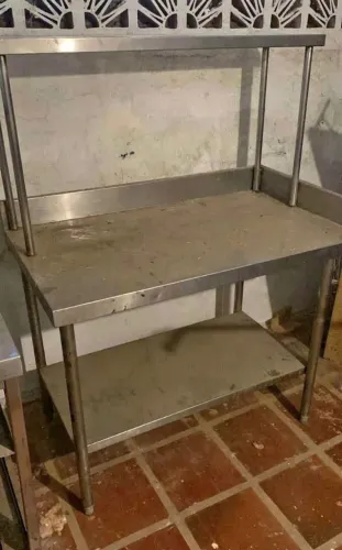 Bancada inox industrial (1.10 × 0,65 cm)