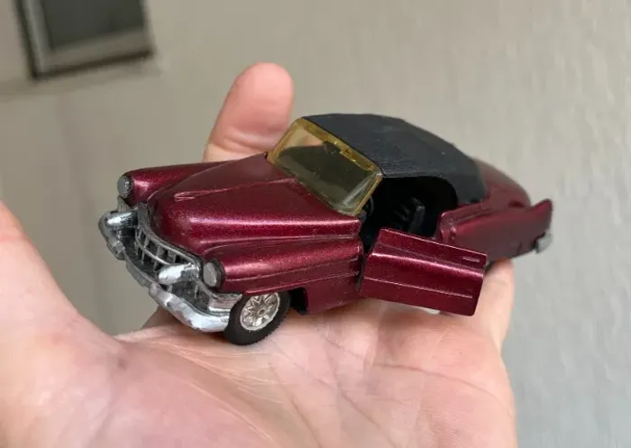 carro clássico Cadillac anos 50 carrinho antigo no 8802 1/40