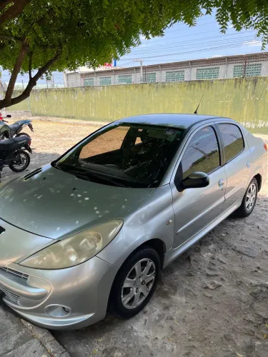 Peugeot 207 Sedan Passion XR 1.4 Flex 8V 4P 2013