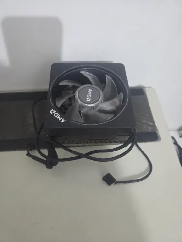 Cooler AMD wraith prism rgb 