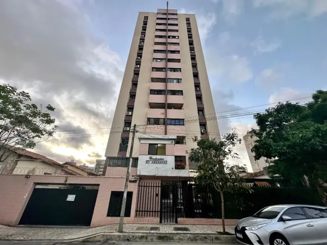 Apartamento com 3 dormitórios para alugar, 68 m² por R$ 3.561,45/mês - Centro - Fortaleza/