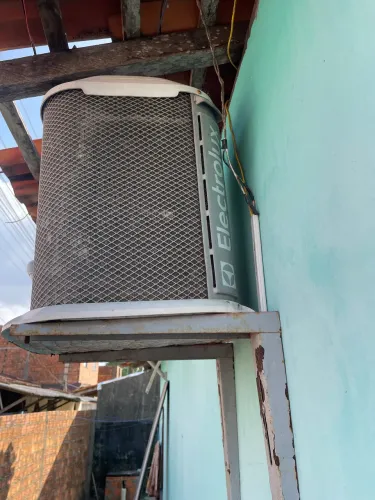 Ar-condicionado 9 BTU 750$ pra vender logo 
