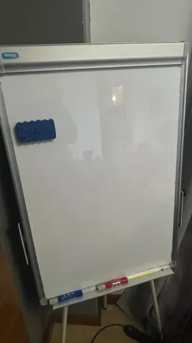Cavalete flip-chart c/quadro branco magnético tripé