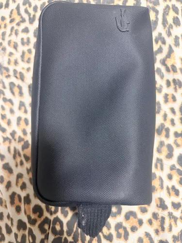 Necessite Lacoste