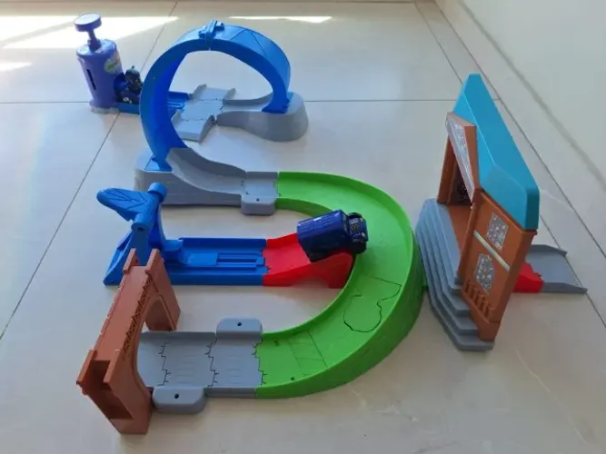 Pista de carros PJ Masks - Carrinho Menino Gato