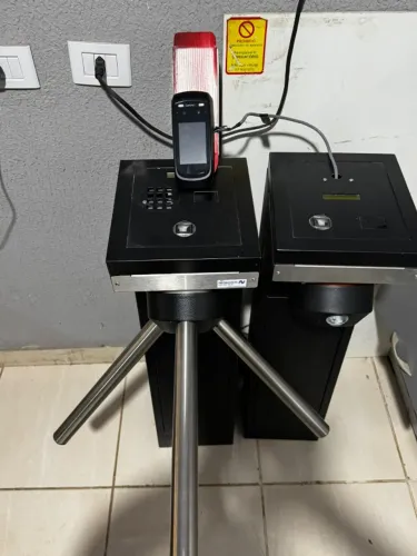 catraca para contraole de acesso (academia, condominio, empresas)
